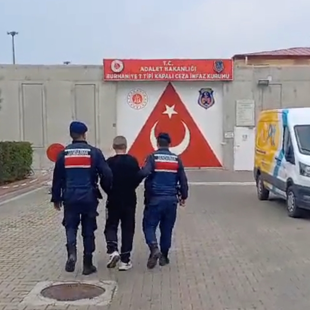 Balıkesir'de 32 yıl kesinleşmiş hapis cezası bulunan firari hükümlü yakalan...