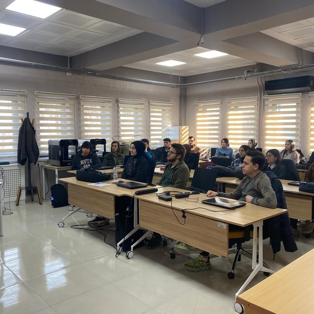 Trabzon'da farklı üniversitelerden gelen öğrencilere yapay zeka eğitimleri...