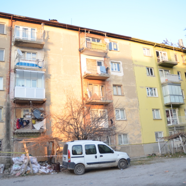 Konya'da yıkılma tehlikesi olan 2 bina boşaltıldı