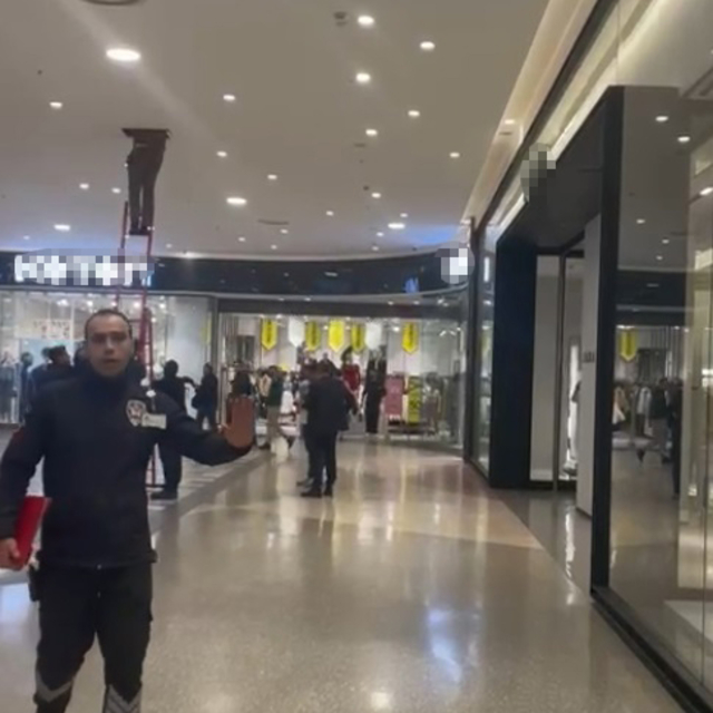 Kuyumcu dükkanından 3 kilo altın çalınan AVM'de, havalandırma boşluklarında...