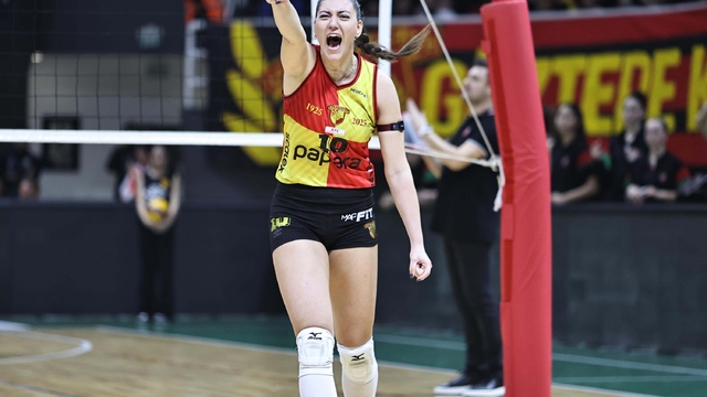 Göztepe filede derbi zaferini kutluyor