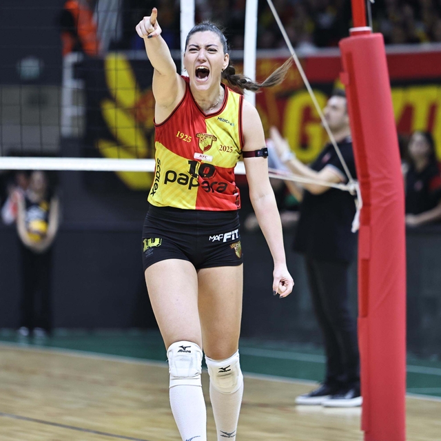 Göztepe filede derbi zaferini kutluyor