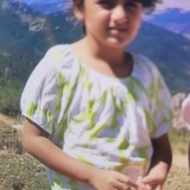 Servis minibüsünün çarptığı ortaokul öğrencisi Zeynep, yaşamını yitirdi