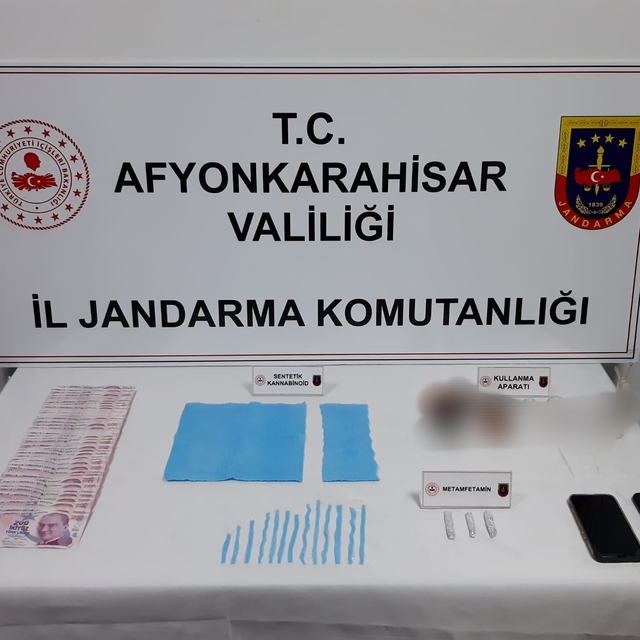 Afyonkarahisar'da uyuşturucu operasyonunda 5 şüpheli yakalandı