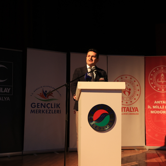 Antalya'da "Olumlu Dijital Alışkanlık Kazanımı Projesi" tanıtıldı