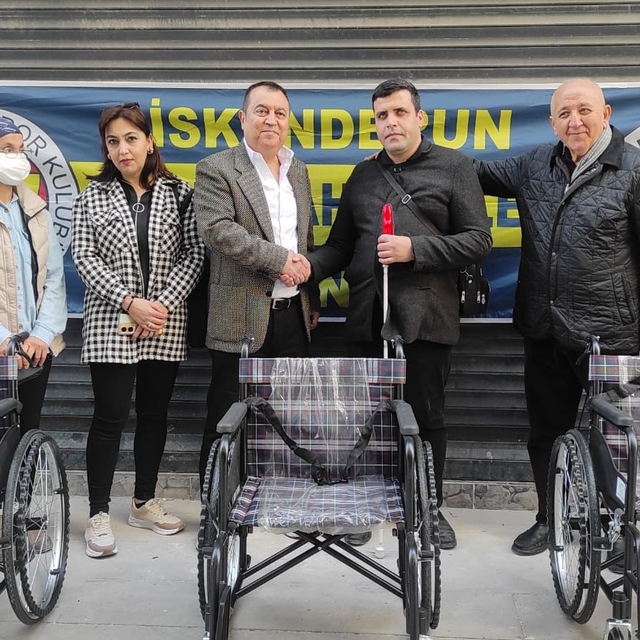 İskenderun Fenerbahçeliler Derneğinden engelli bireylere tekerlekli sandaly...