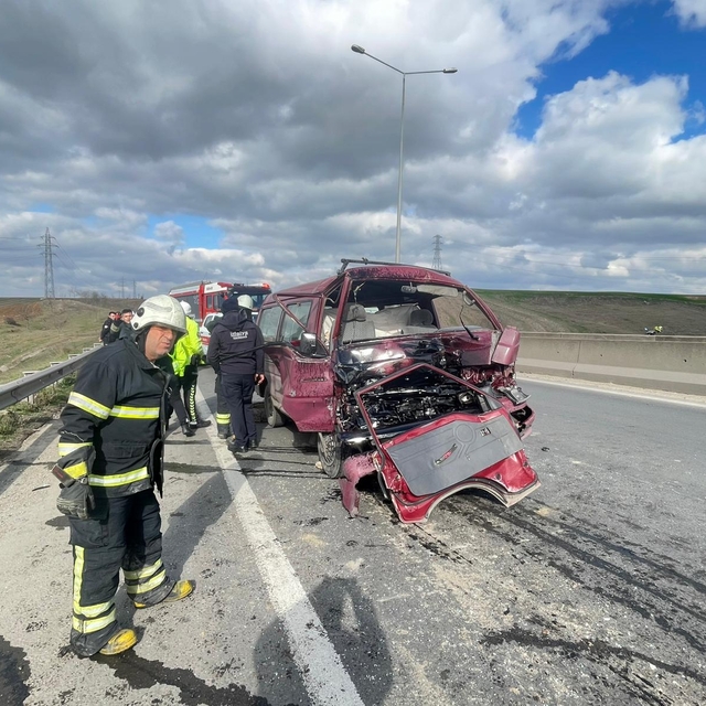 Tekirdağ'da iki minibüsün çarpıştığı kazada 1 kişi yaralandı