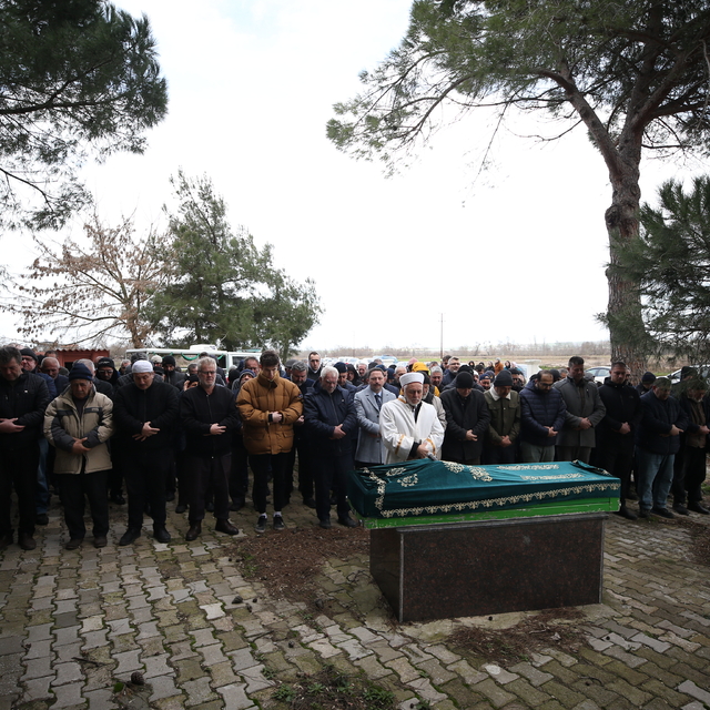 Çanakkale Savaşları kahramanı dedesiyle aynı gün vefat eden torunu defnedil...