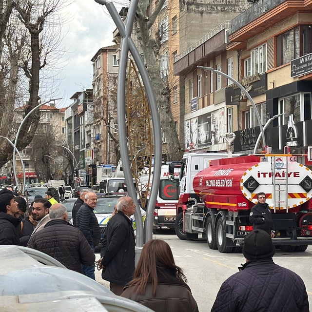Yalova'da iş hanında çıkan yangın söndürüldü