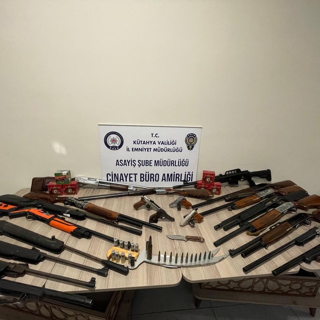 Kütahya'da sosyal medyada silah paylaşımlara 12 gözaltı