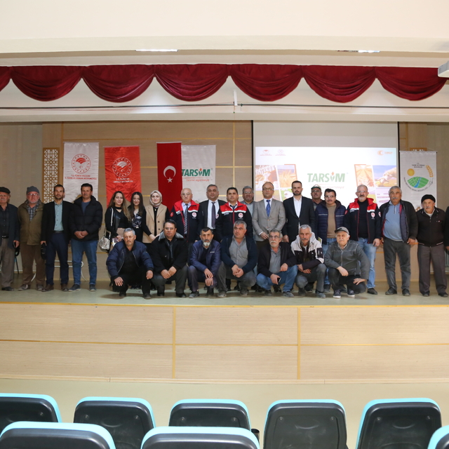 Hadim'de çiftçi eğitim toplantısı düzenlendi