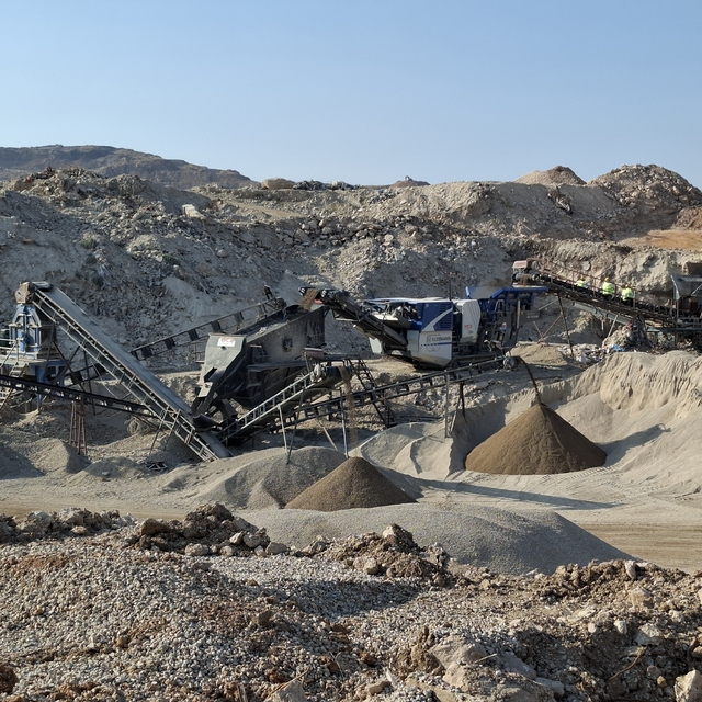 Japonya'nın Türkiye Büyükelçisi'nden Hatay'da günde 4 bin ton enkazı ayrışt...