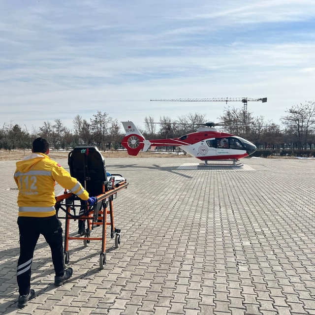 Van'da ambulans helikopter hamile kadın için havalandı