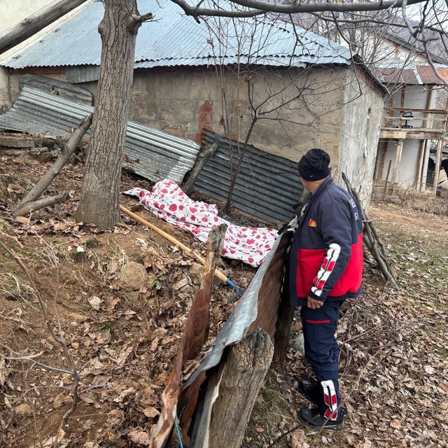 Bahçesindeki yaprakları yakmak isterken alevlerin arasında kalan kadın, öld...