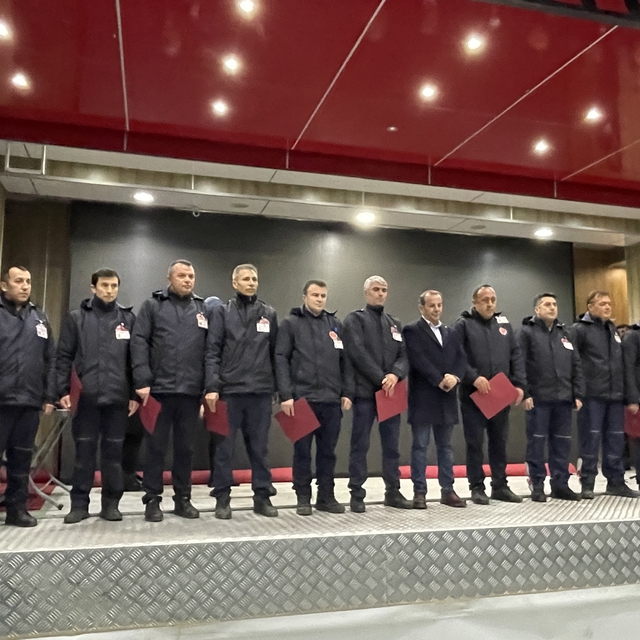 Kartalkaya'daki otel yangınına müdahale eden itfaiyecilere hizmet şeref bel...