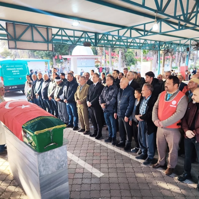 Mersin'de vefat eden Kıbrıs gazisi Güçlü son yolculuğuna uğurlandı