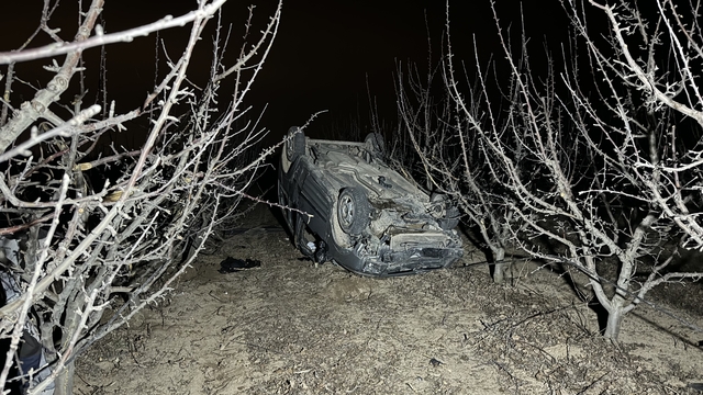 Karaman'da takla atan hafif ticari aracın sürücüsü yaralandı