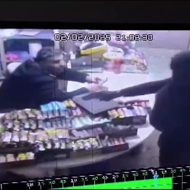 'Evime gelme' diyen eniştesini tabancayla yaraladı, o anlar kamerada