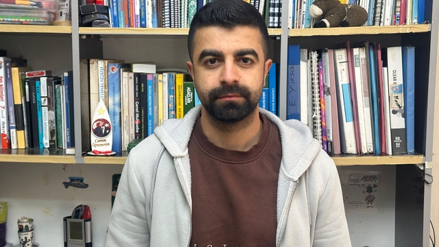 Depremde kaybettiği babası, anahtarı almak için eve girince enkaz altında kalmış