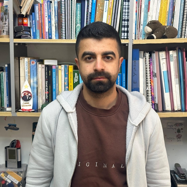 Depremde kaybettiği babası, anahtarı almak için eve girince enkaz altında k...