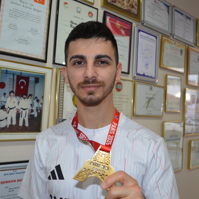 Milli karateci Eray Şamdan başarıya doymuyor