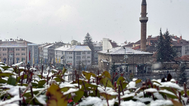 Bolu kent merkezinde hafif kar yağışı
