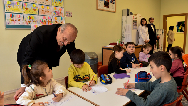 Taşköprü'de Kaymakam Demirdağ ve Başkan Arslan öğrencileri ziyaret etti