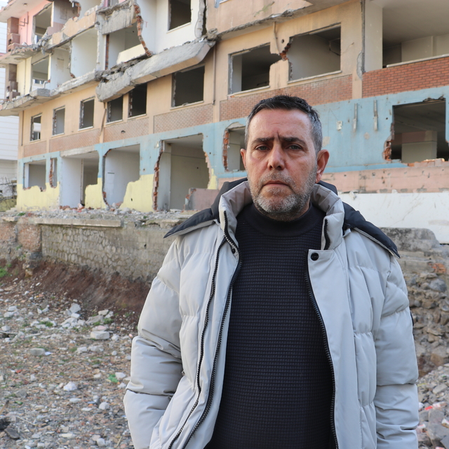 48 kişinin öldüğü Sözel Apartmanı'nda, yengesi ile 3 yeğenini kaybetti: Dün...