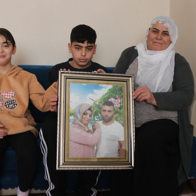 6 ŞUBAT DEPREMLERİNİN İKİNCİ YILI - Öksüz kalan torunlarına anne baba oldu