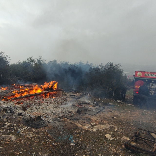 Barakada çıkan yangın, ormana sıçramadan söndürüldü