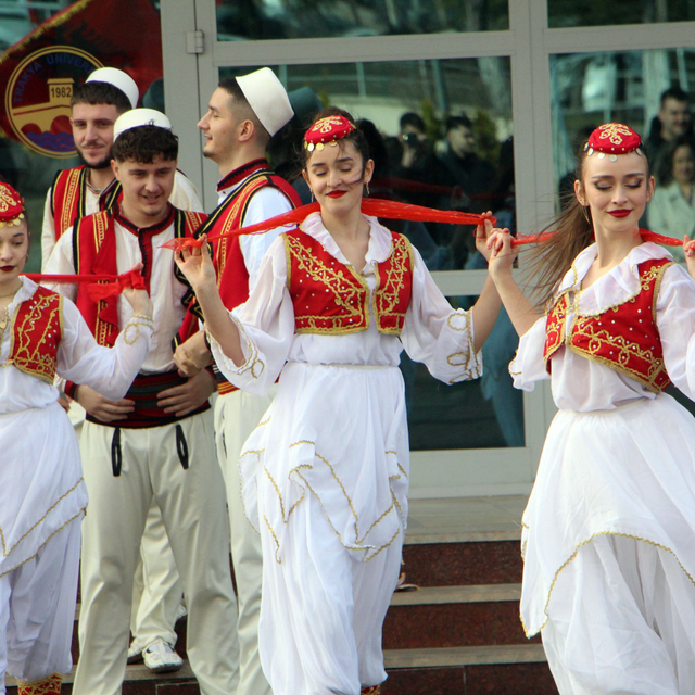 Edirne'de Uluslararası Balkan Halk Oyunları Festivali başladı