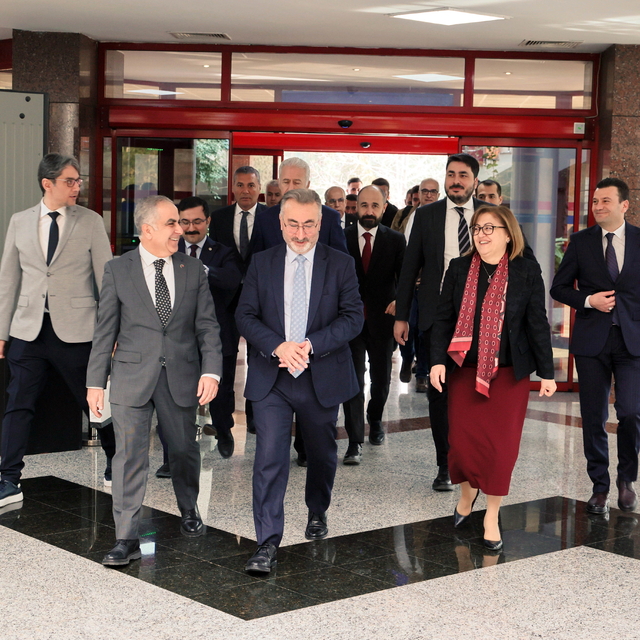 Gençlik ve Spor Bakan Yardımcısı Ersöz'den Rektör Doğan'a hayırlı olsun ziy...