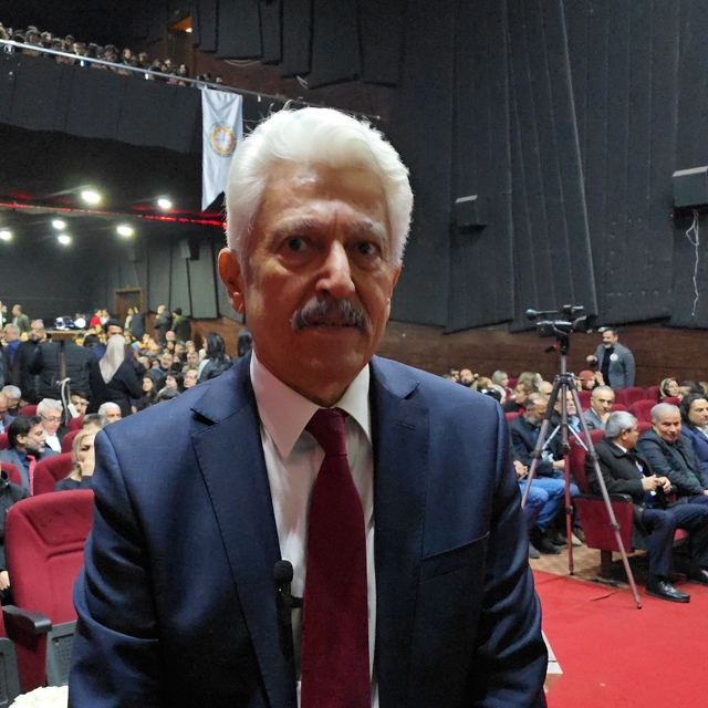 Prof. Dr. Pampal: Ege Denizi'ndeki depremler volkanik patlamanın habercisi