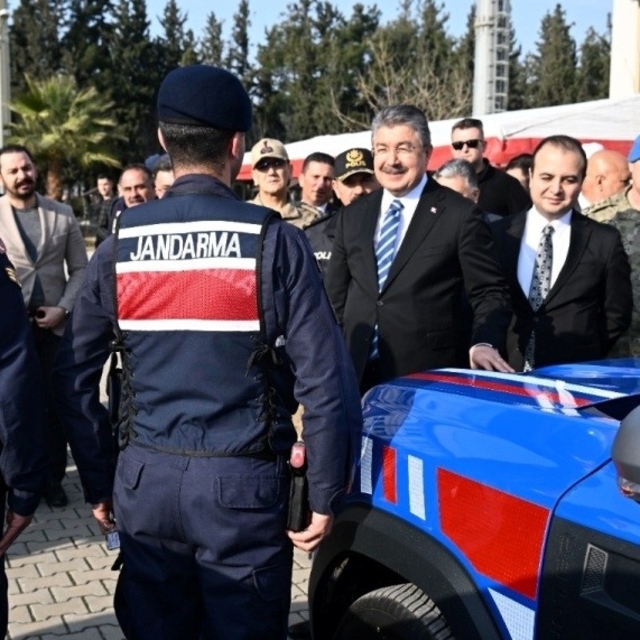 Osmaniye'de jandarmaya 17 araç tahsis edildi