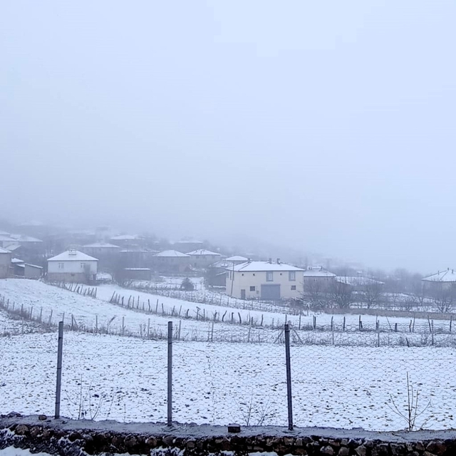 Amasya'nın yüksek kesimlerinde kar yağışı etkili oluyor