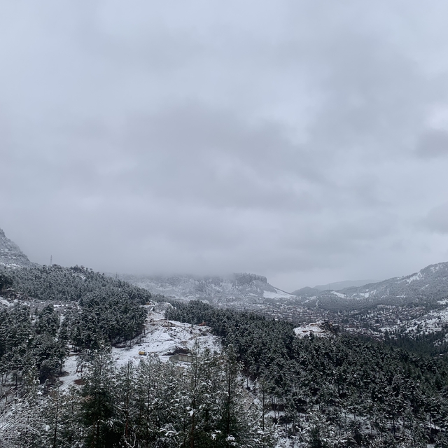 Aladağ'da kar yağışı etkili oldu