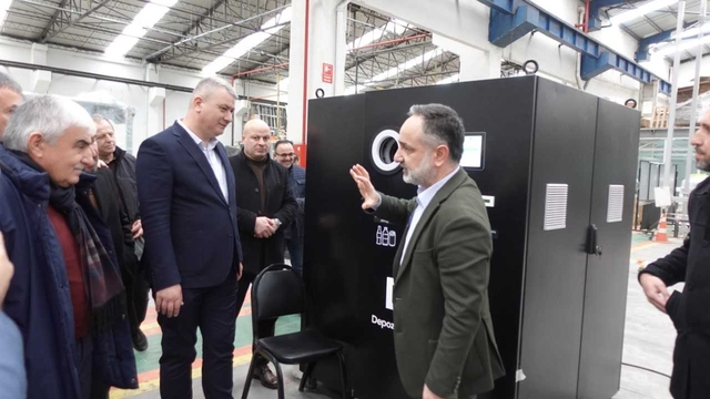 Sakarya'da depozito iade otomatları üretiliyor