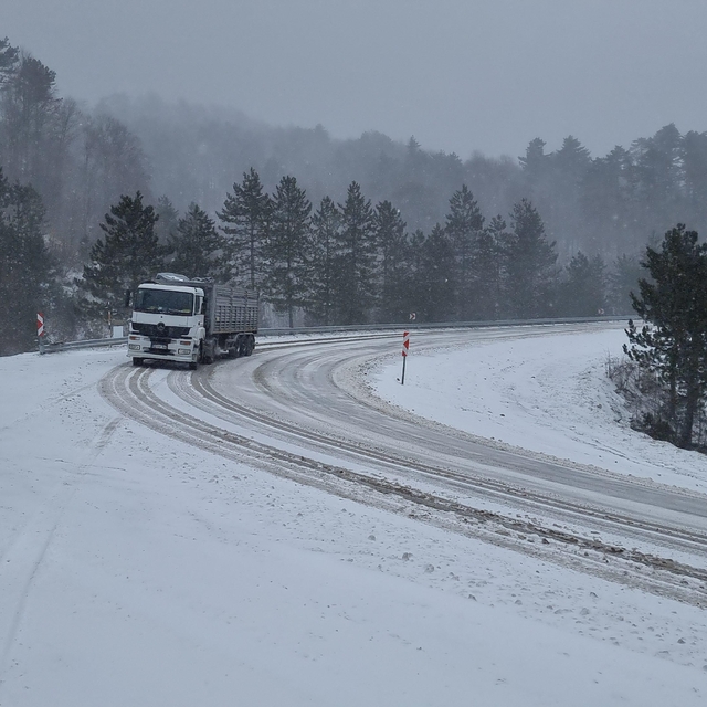 Domaniç'te kar yağışı