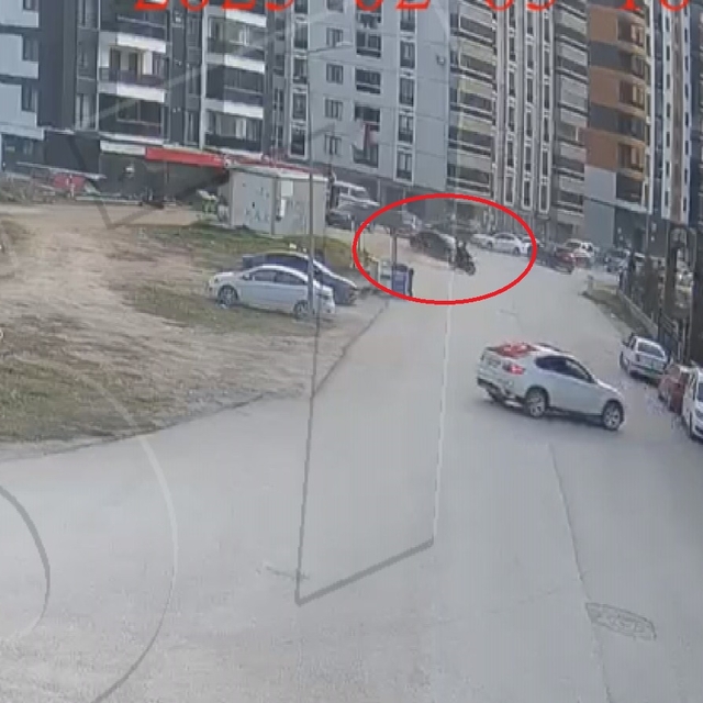 Otomobiliyle 'drift' atan ehliyetsiz sürücü kameraya yakalandı, 65 bin TL c...