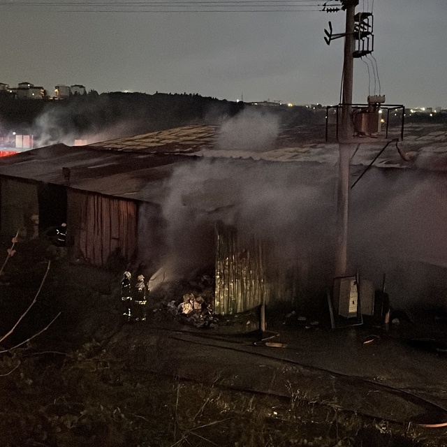 Isı yalıtım malzemesi fabrikasında çıkan yangın söndürüldü