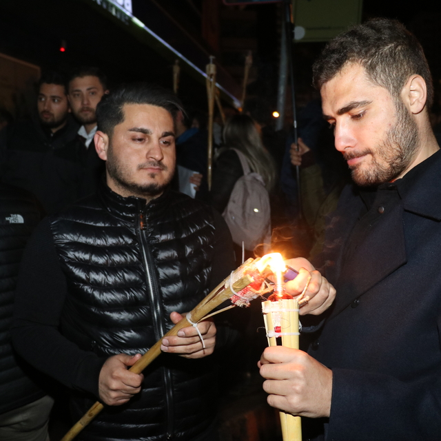 Adana'da 6 Şubat depremlerinde yaşamını yitirenler yürüyüşle anıldı