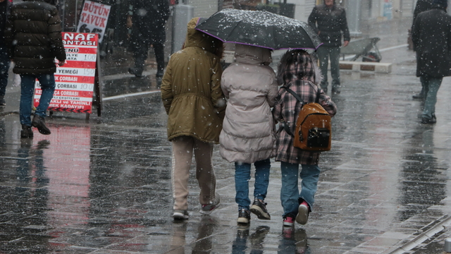 Yozgat'ta eğitime kar engeli