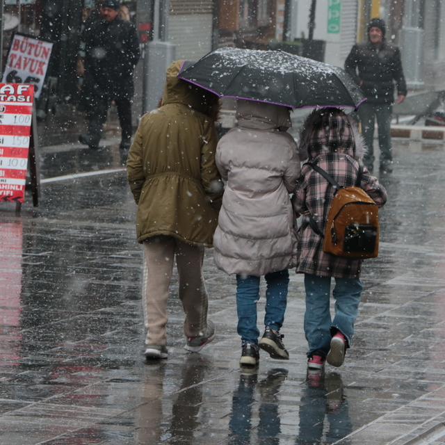 Yozgat'ta eğitime kar engeli