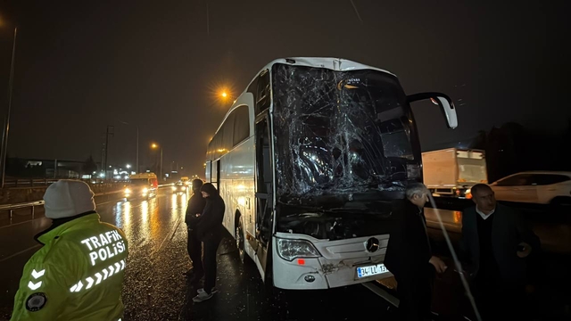 Kocaeli'de iki trafik kazasında 3 kişi yaralandı