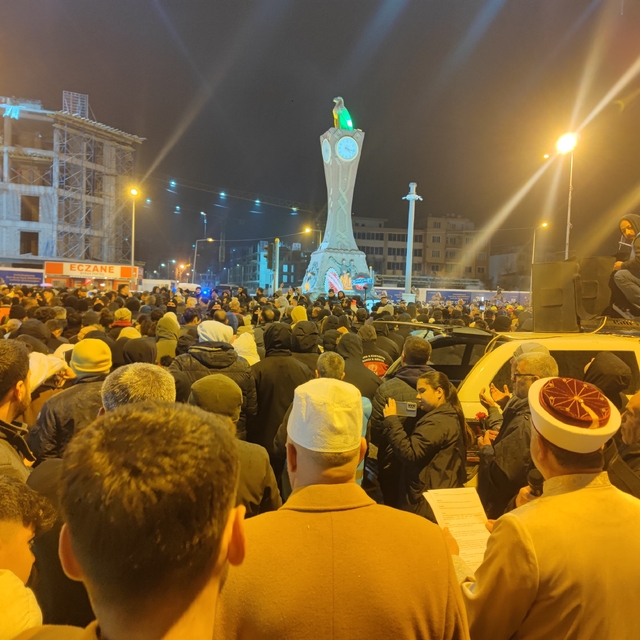 Adıyaman'da depremde hayatını kaybedenler "sessiz yürüyüş"le anıldı