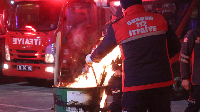 Burdur'daki itfaiye ekibi 6 Şubat depremlerinde hayatını kaybedenleri andı