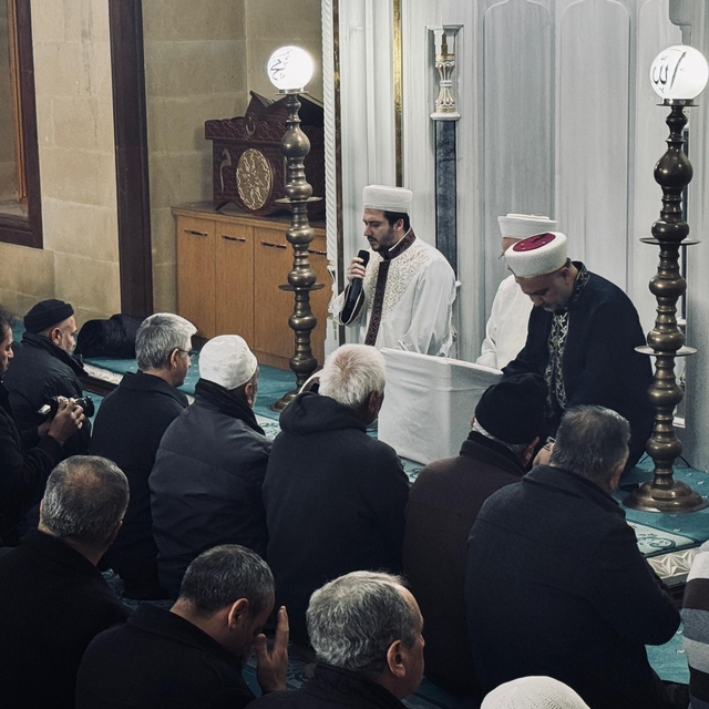 Hatay, Osmaniye ve Adana'da 6 Şubat depreminin yıl dönümünde camilerde dua...