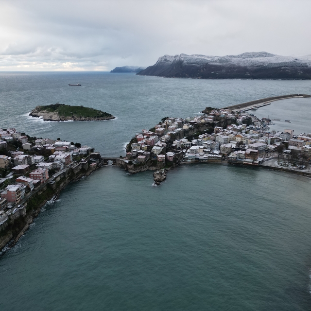 Beyaza bürünen Amasra havadan görüntülendi