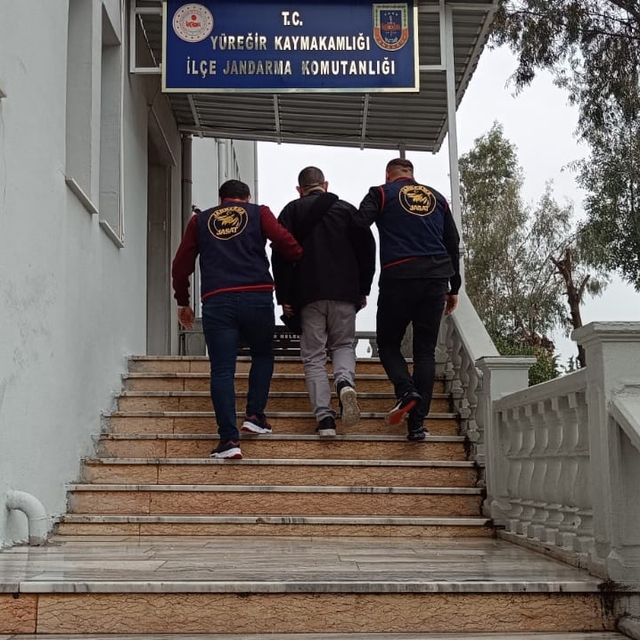 Adana'da firari 1 şüpheli ve 1 hükümlü yakalandı