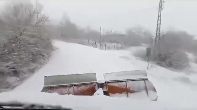 Elazığ'da 172 köy yolu, kar nedeniyle ulaşıma kapandı